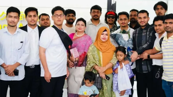 জাপান পৌঁছেছে এনসিপি প্রতিনিধিদল