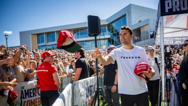 চার্লি কার্কের খুনিকে খুঁজছে পুলিশ, ছবি প্রকাশ