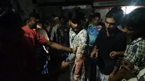 দু’পক্ষের সংঘর্ষে আহত ১৫, দোকানপাট ভাঙচুর–লুটপাট