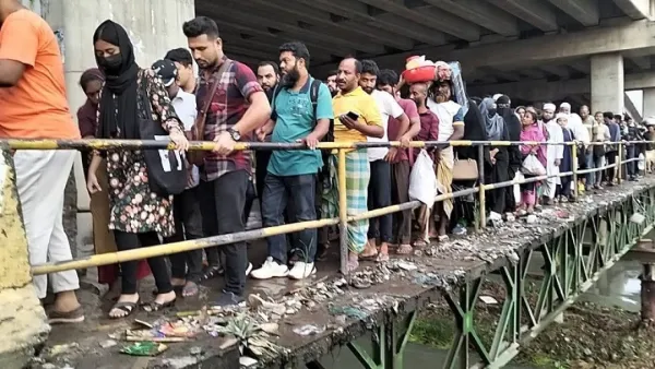 আব্দুল্লাহপুরে ঝুঁকিপূর্ণ সংযোগ সেতু, দুর্ঘটনার আশঙ্কা