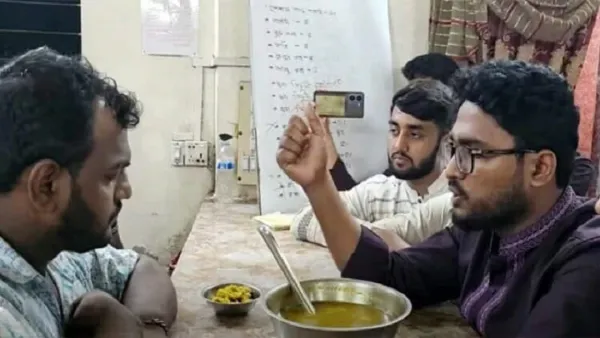 সূর্যসেন হলের ক্যাফেটেরিয়ায় হাফপ্যান্ট চলবে না