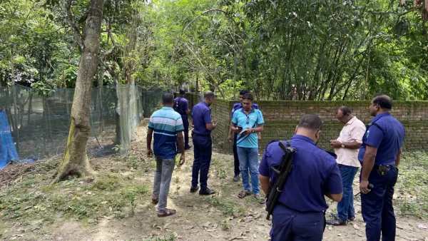 চাঁপাইনবাবগঞ্জে কবরস্থানে পুঁতে রাখা ককটেল বিস্ফোরণ