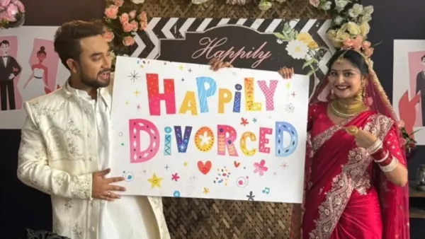 জমকালো আয়োজনে ডিভোর্স