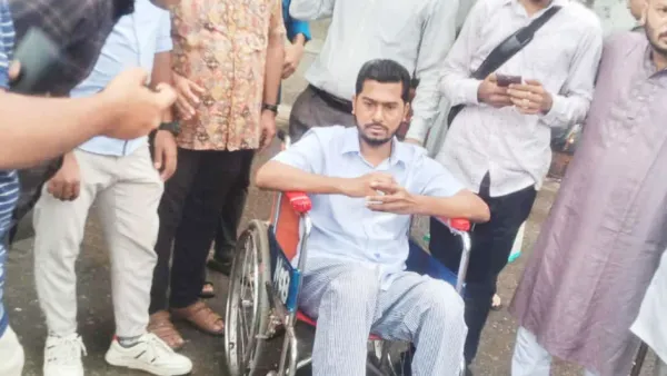 ১৭ দিন পর হাসপাতাল ছাড়লেন নুর