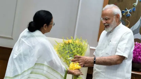 শত্রুতা ভুলে কেন্দ্রের সঙ্গে সমঝোতায় মমতা