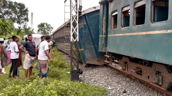 ৭ ঘণ্টা ধরে রংপুর অঞ্চলের সঙ্গে ট্রেন চলাচল বন্ধ