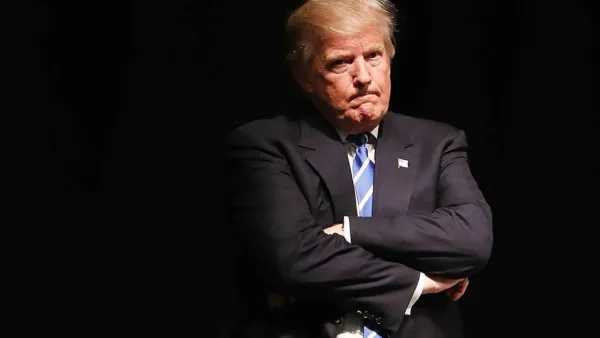 আদালতের রায়ে ট্রাম্পের হার, সরাতে পারছেন না গভর্নরকে