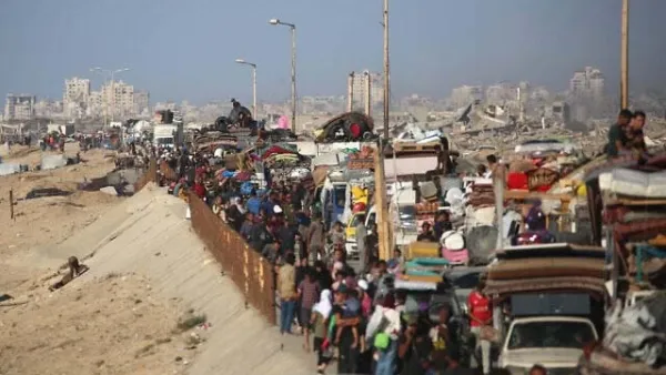 অজানা আশ্রয়ের খোঁজে মানুষ