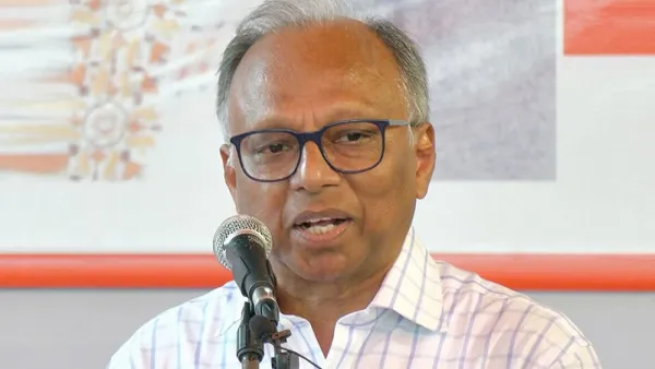 মাহমুদুর রহমানকে জেরা করছেন হাসিনার পক্ষের আইনজীবী