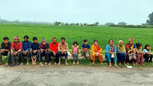 নওগাঁর সীমান্তে ১৬ বাংলাদেশিকে পুশইন করেছে বিএসএফ