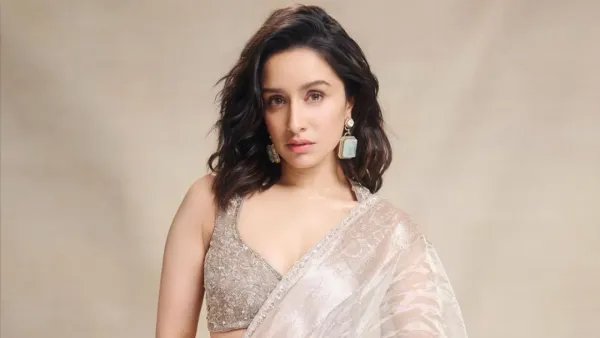  অবশেষে গুঞ্জনে সিলমোহর দিলেন শ্রদ্ধা