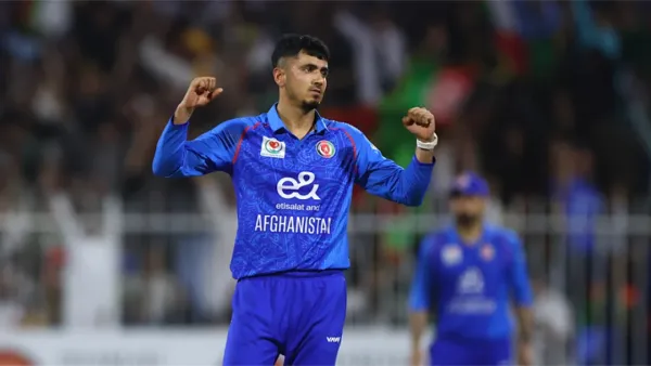 আফগান ২ স্পিনারকে আইসিসির তিরস্কার