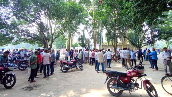 পূর্ণদিবস কর্মবিরতিতে রাবি শিক্ষক-কর্মকর্তা-কর্মচারী