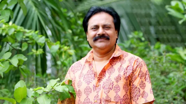 শিল্পকলা একাডেমির মহাপরিচালক কবি রেজাউদ্দিন স্টালিন