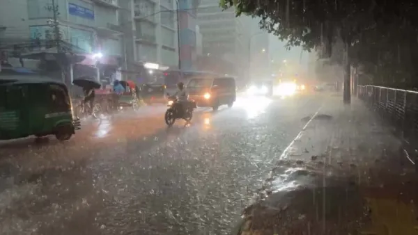ঢাকায় মুষলধারে বৃষ্টি, সঙ্গে বজ্রপাত