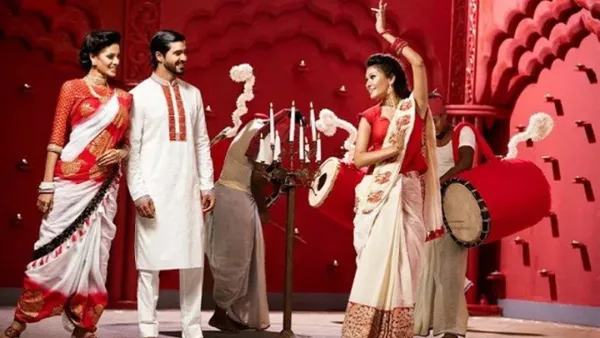 পূজার পাঁচ দিন সাজ পোশাক