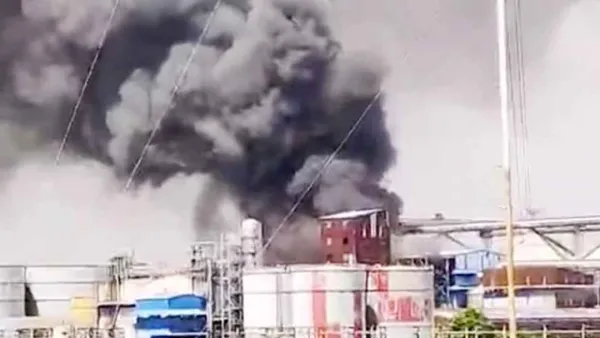 রূপগঞ্জে সিমেন্ট ফ্যাক্টরিতে আগুন