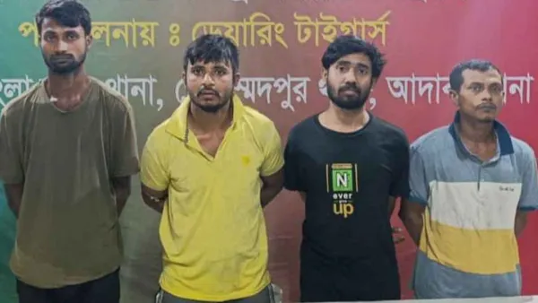 মোহাম্মদপুর থানা থেকে লুট হওয়া অস্ত্রসহ গ্রেপ্তার ৪