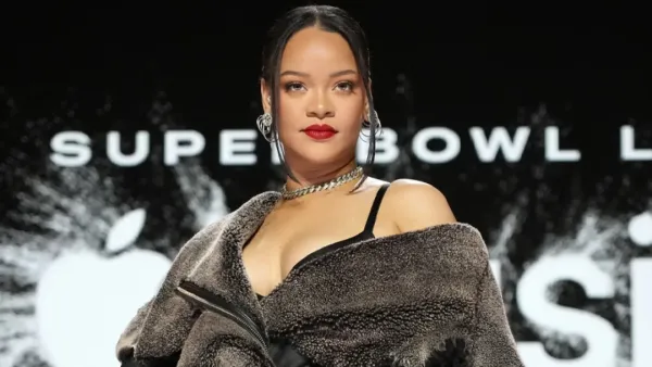 মা হলেন রিয়ানা