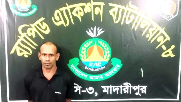 নারীকে গলা কেটে হত্যার ঘটনায় যুবক গ্রেপ্তার