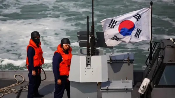 উত্তর কোরিয়ার নৌযান দেখে গুলি করল দক্ষিণ কোরিয়া