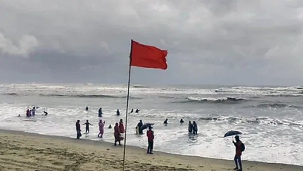 চার সমুদ্রবন্দরে ৩ নম্বর সতর্কসংকেত