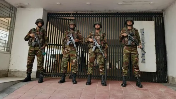 হাজী সেলিমের বাড়িতে যৌথ বাহিনীর অভিযান (ভিডিও)