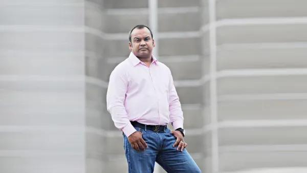 সাবেক অধিনায়ক দুর্জয়কে কাঠগড়ায় দেখে কাঁদলেন স্ত্রী 