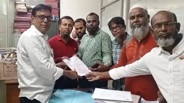 ৬ দফা দাবি বাস্তবায়নে কর্মবিরতির ঘোষণা দিয়েছেন স্বাস্থ্য সহকারীরা