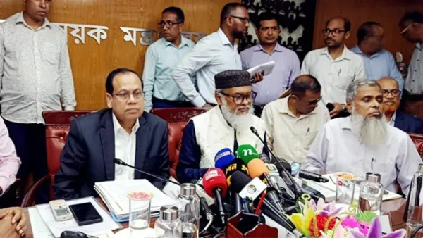 সরকারি ব্যবস্থাপনায় হজের ৩ প্যাকেজ ঘোষণা, কমল বিমান ভাড়া