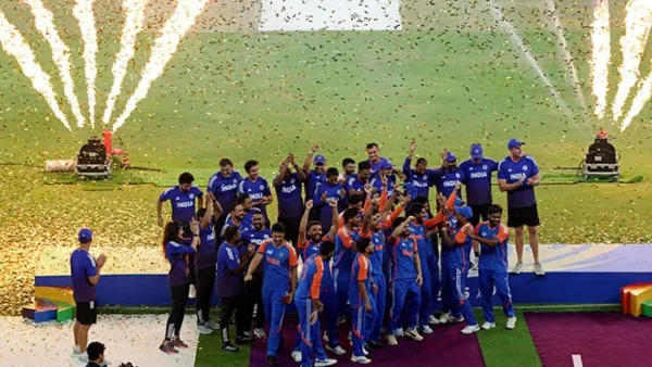 জিতেও ট্রফি নিল না ভারত, নতুন বিতর্ক