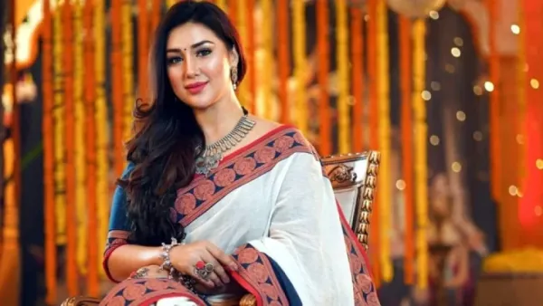 পূজা এলেই যে কারণে কষ্ট পান অপু বিশ্বাস