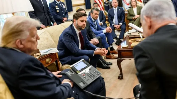 ফোন ধরে নেতানিয়াহুকে কাতারের কাছে ক্ষমা চাওয়ালেন ট্রাম্প! 