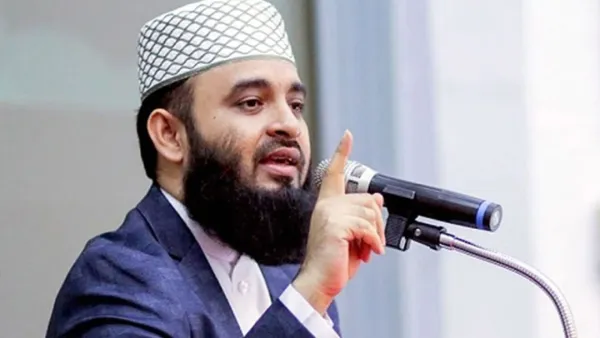 ‘প্রভু হে! একটি জলযান হলেও তুমি সৈকতে ভিড়তে দাও’ 