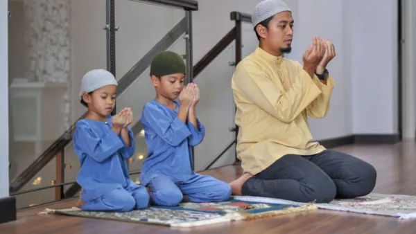 শিশুদের নামাজে অভ্যস্ত করবেন যেভাবে