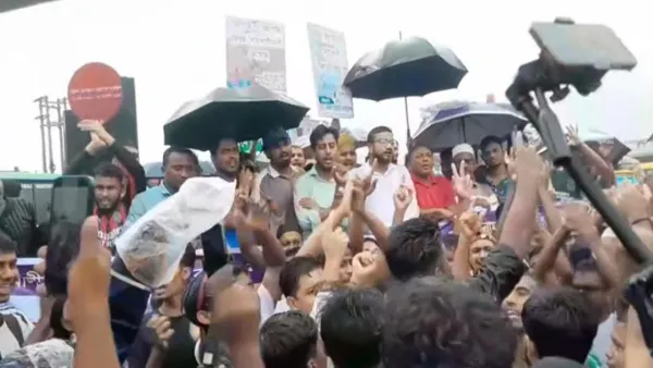 নোয়াখালী বিভাগ চেয়ে সড়ক অবরোধ 