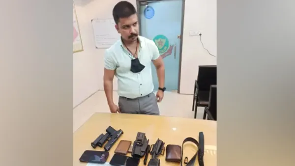 রাজধানীতে এনএসআই কর্মকর্তা পরিচয়ে প্রতারণার অভিযোগে গ্রেপ্তার 