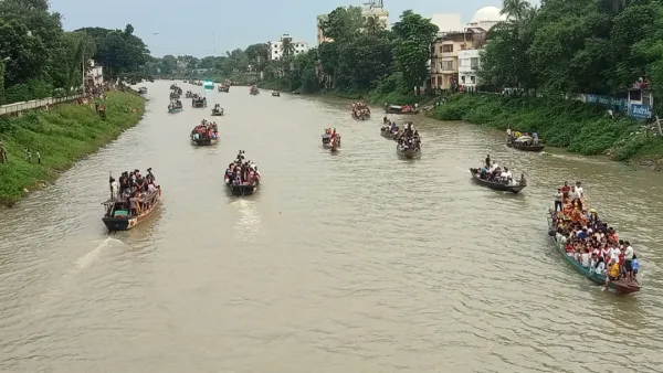 প্রতিমা বিসর্জনের সময় নদীতে পড়ে কিশোর নিখোঁজ