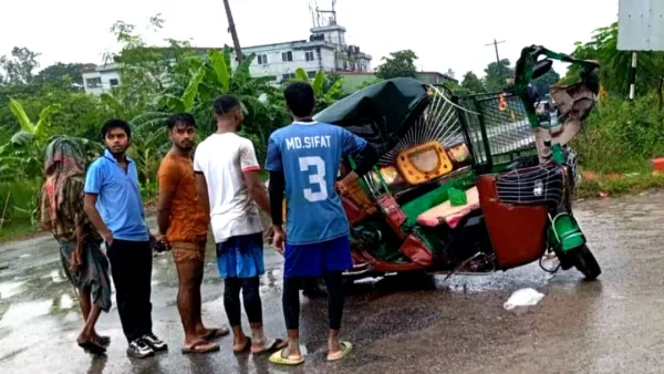 ট্রাকচাপায় অটোরিকশার দুই যাত্রী নিহত