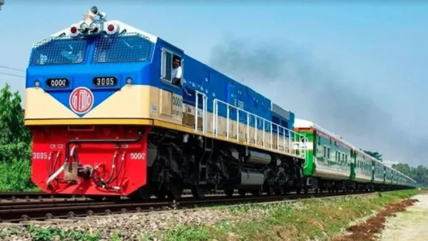 লোকসান ঠেকাতে আয়ের বিকল্প উৎস খুঁজছে রেল