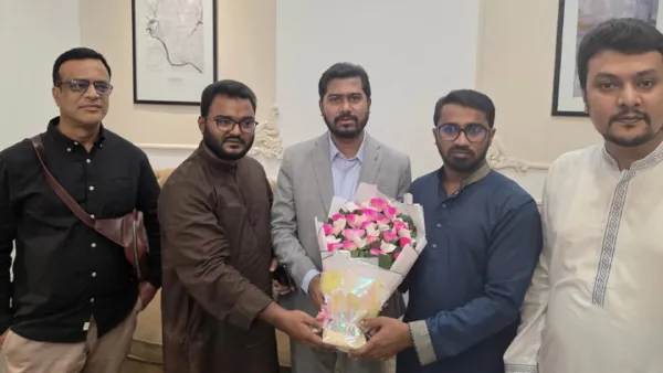 চিকিৎসা শেষে দেশে ফিরলেন নুর