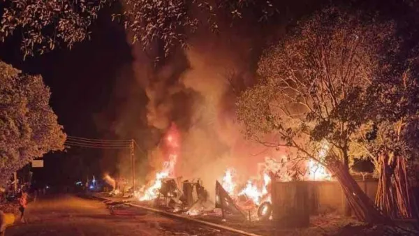 খাগড়াছড়িতে আগুনে পুড়ে ছাই ১৯ দোকান