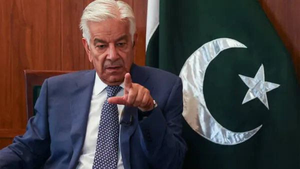 যুদ্ধবিমানের ধ্বংসস্তূপেই ‘ভারতকে কবর দেওয়ার’ হুমকি পাকিস্তানের