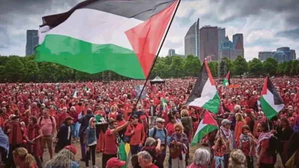 গাজায় যুদ্ধ বন্ধের দাবিতে নেদারল্যান্ডসে লাখো মানুষের বিক্ষোভ
