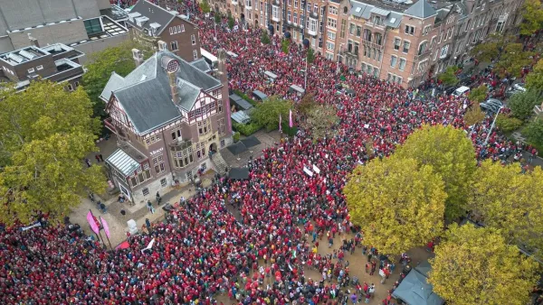 ইসরায়েলের বিরুদ্ধে ফুঁসে উঠেছে পুরো ইউরোপ