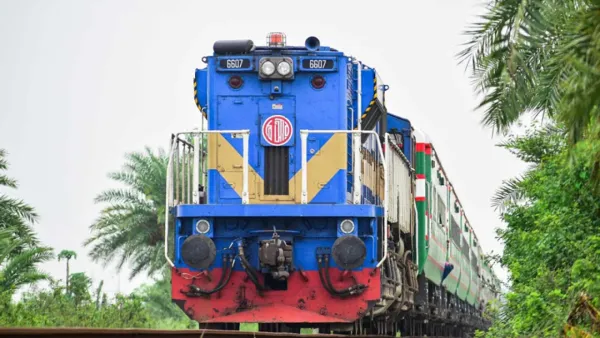 আড়াই ঘণ্টা পর স্বাভাবিক হলো সিলেটের রেল যোগাযোগ 