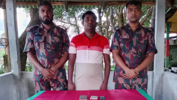 উখিয়ায় বিজিবির অভিযানে ইয়াবা গডফাদার মনির আটক