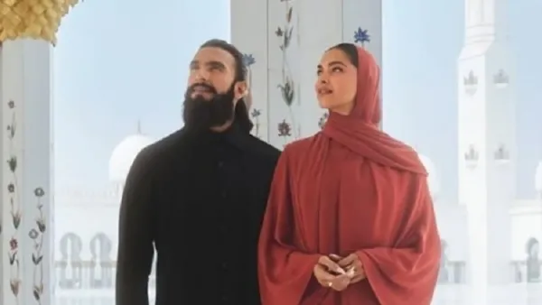 হিজাব লুকে দীপিকার ছবি ভাইরাল! 