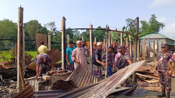 নালিতাবাড়ীতে অগ্নিকাণ্ডে ৫ দোকান পুড়ে ছাই