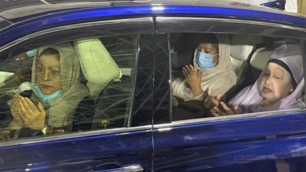 জিয়াউর রহমানের সমাধি জিয়ারত করলেন খালেদা জিয়া